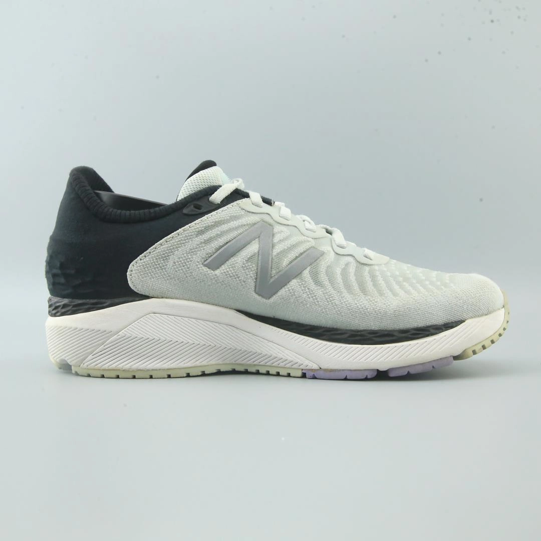 NEW BALANCE FRESH FOAM X 860 V11 stylish New Balance designs