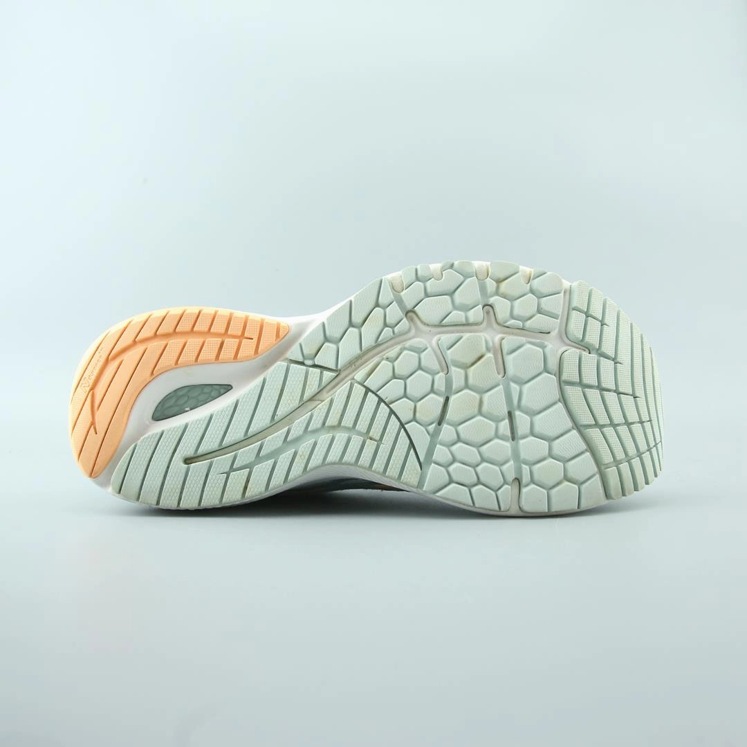 NEW BALANCE FRESH FOAM X 860V12 stylish New Balance designs