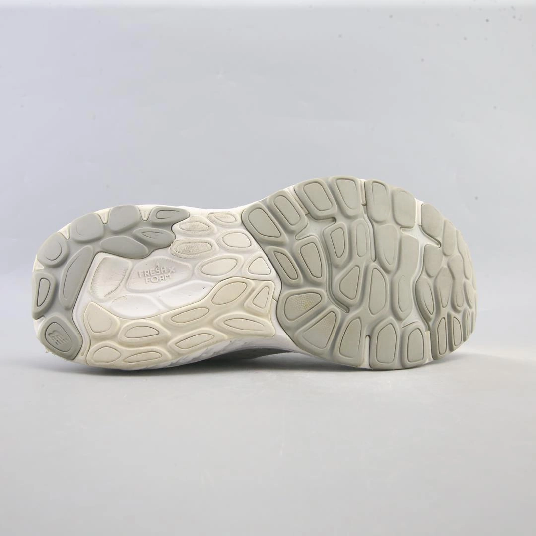 NEW BALANCE FRESH FOAM X 860V13 retro New Balance shoe shots