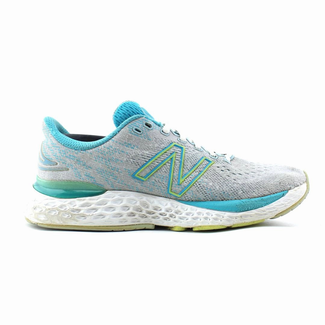 NEW BALANCE FRESH FOAM X 880V11 retro New Balance shoe shots