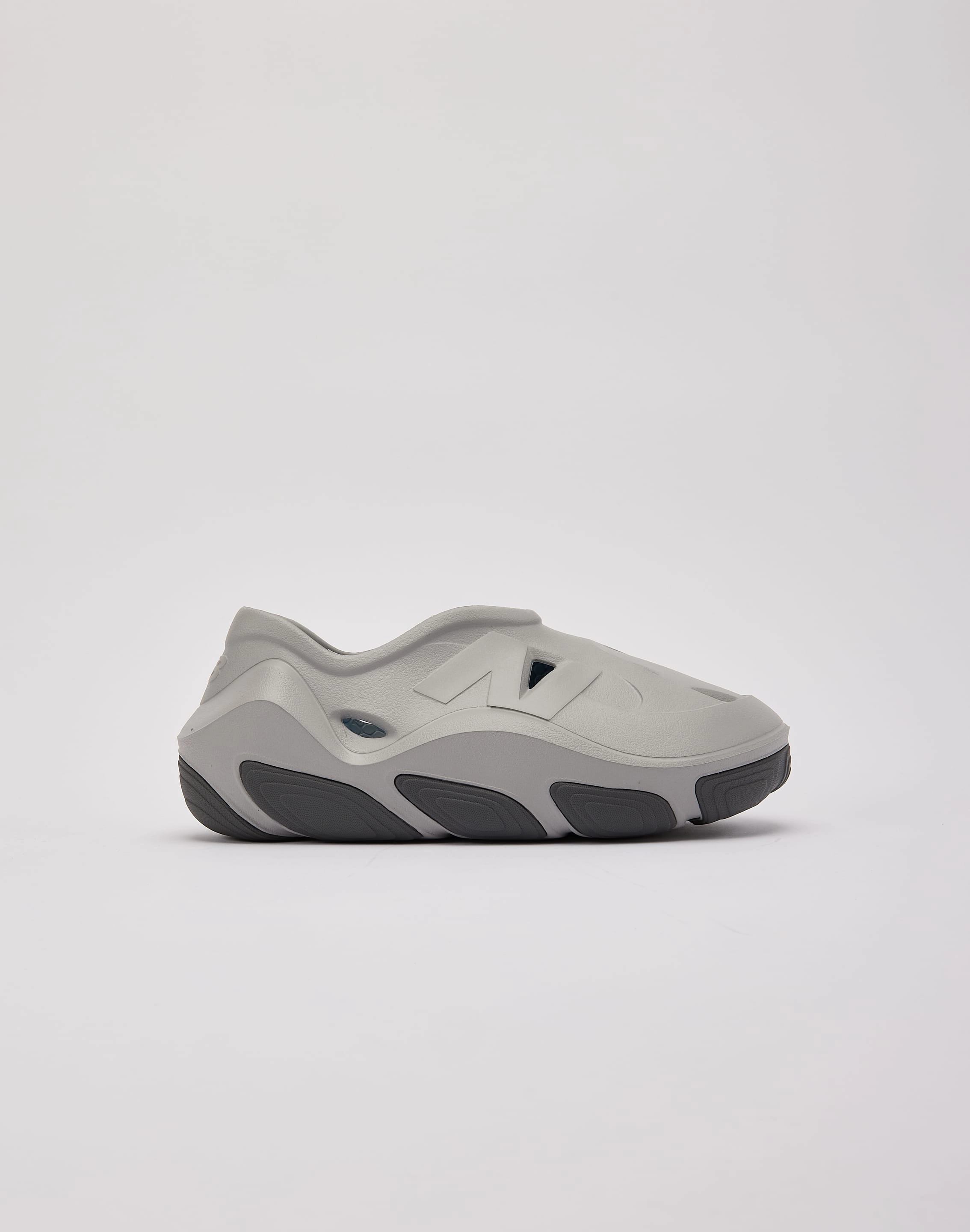 New Balance Fresh Foam X RCVRY Grade-School New Balance sneakers with cushioned midsoles