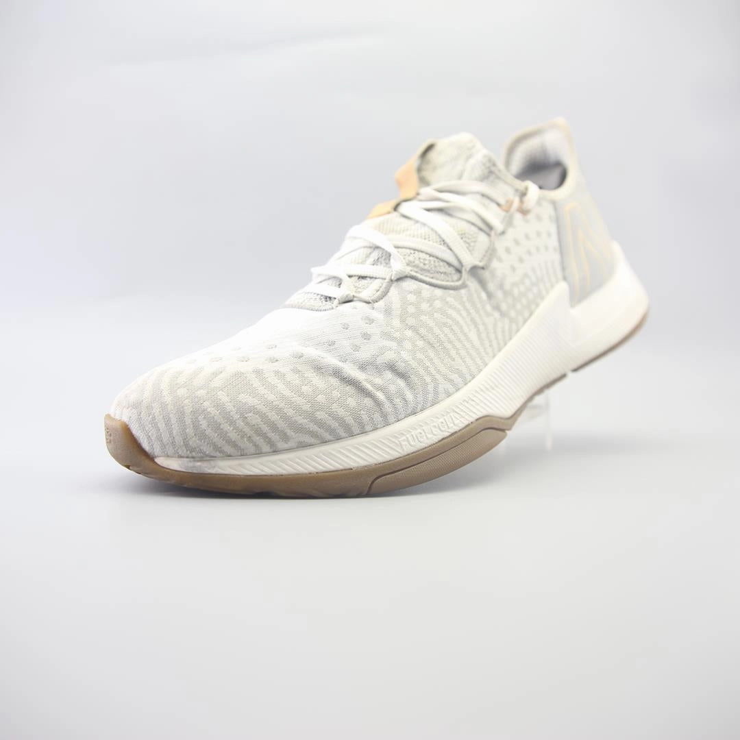 NEW BALANCE FUELCELL 100 retro New Balance shoe shots