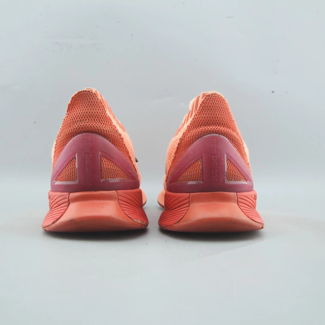 NEW BALANCE FUELCELL ECHO New Balance trainer visuals