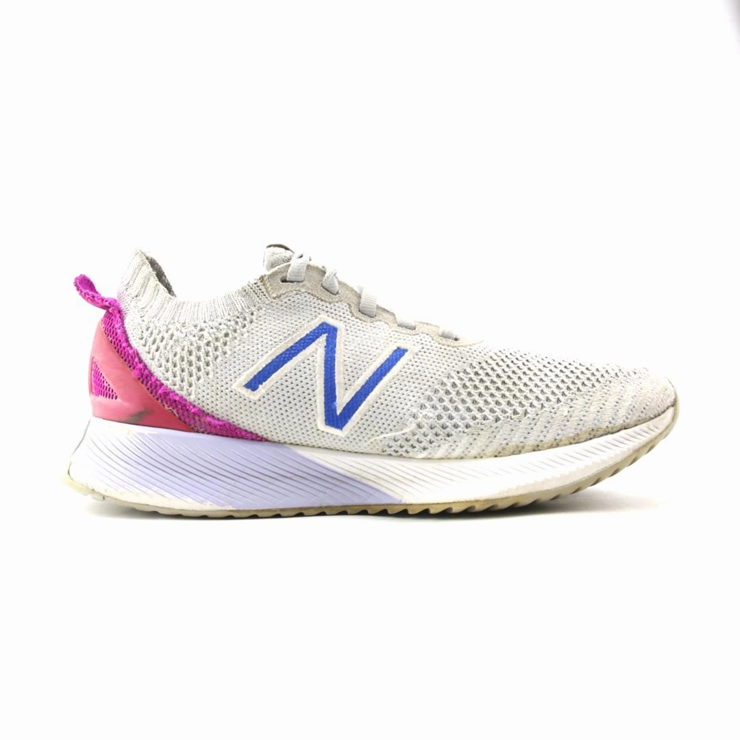 NEW BALANCE FUELCELL ECHO retro New Balance shoe shots