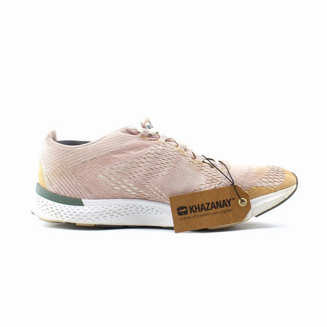 NEW BALANCE FUELCORE AGILITY retro New Balance shoe shots