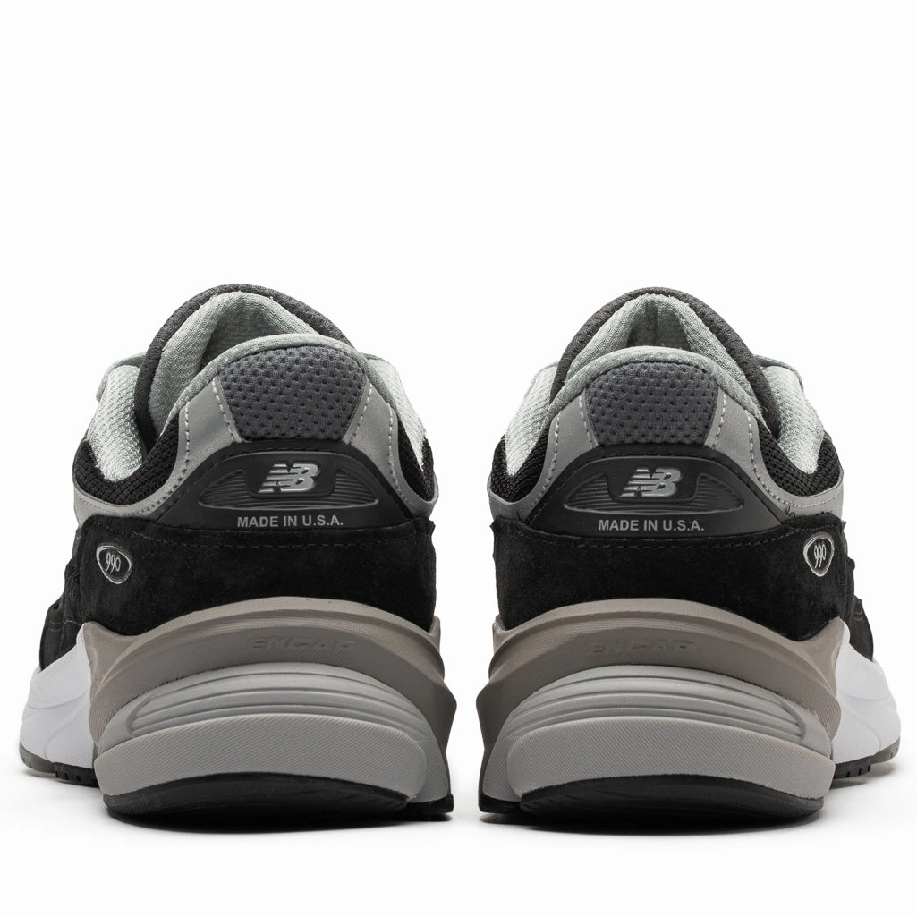 New Balance Made in USA 990v6 - Black New Balance versatile casual sneakers