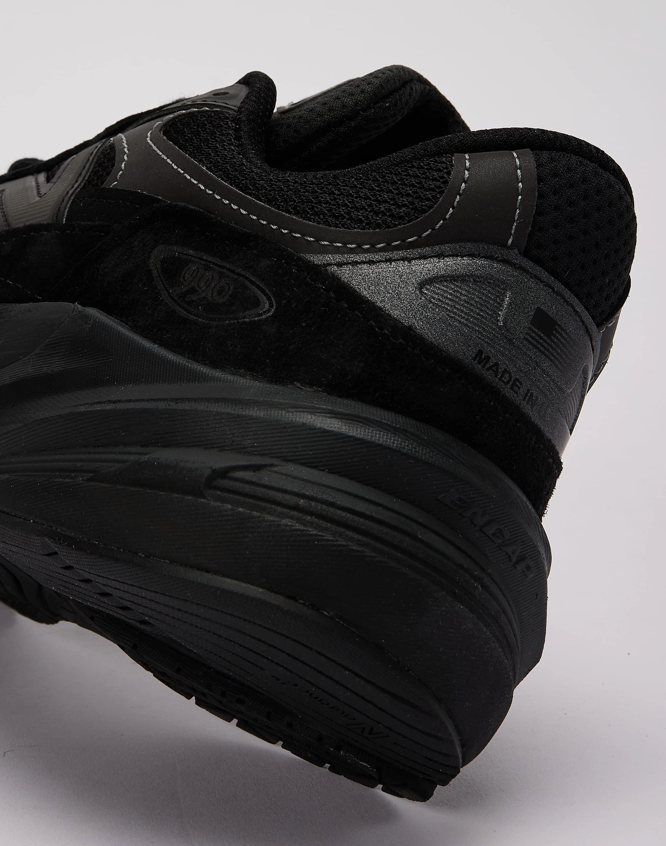 New Balance MADE In USA 990V6 Cushioned Shoes