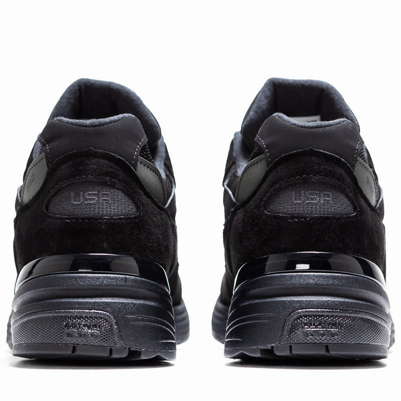 New Balance Made in USA 992 - Black New Balance versatile casual sneakers