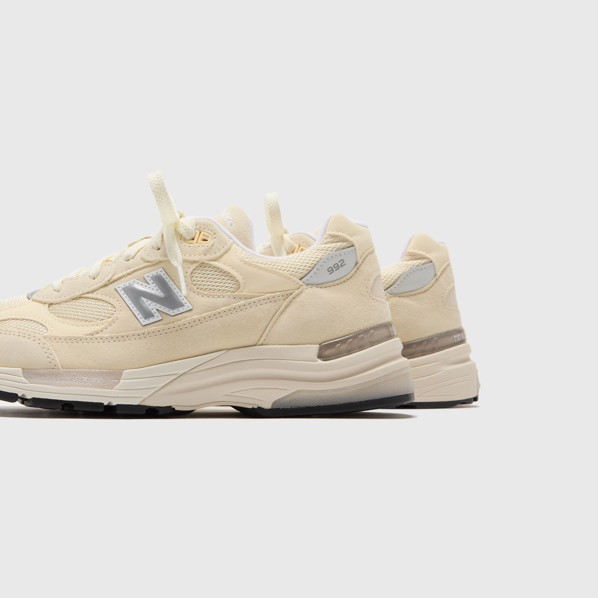New Balance Made in USA 992 - Calcium / Raw Cashew Nike Air Force 1 edition