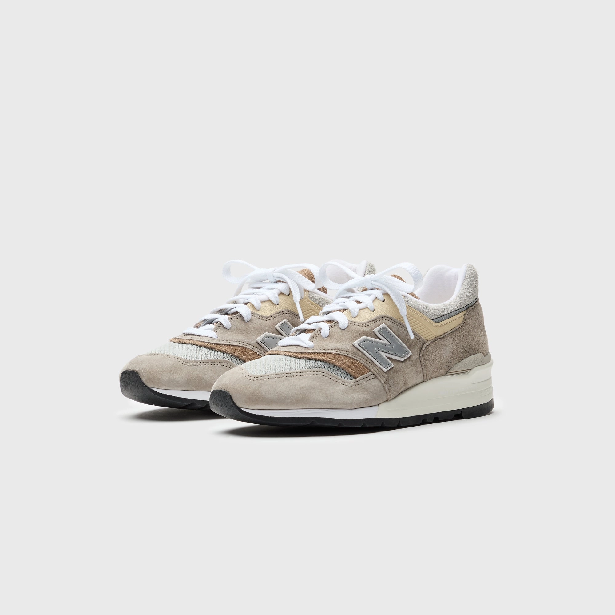 New Balance Made in USA 997 - Light Mushroom / Mirage Gray Nike Air Force 1 edition