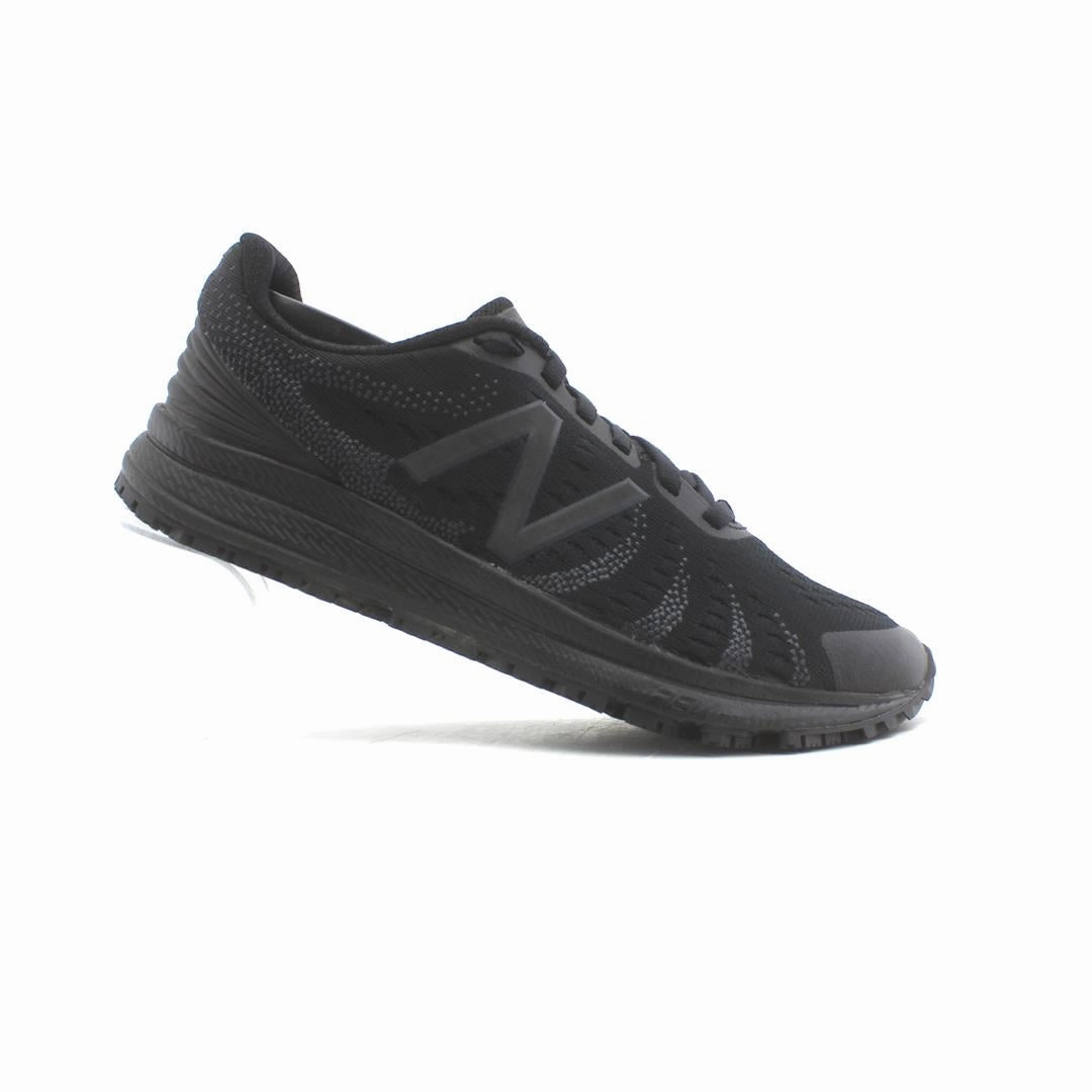 NEW BALANCE RUSH V3 retro New Balance shoe shots