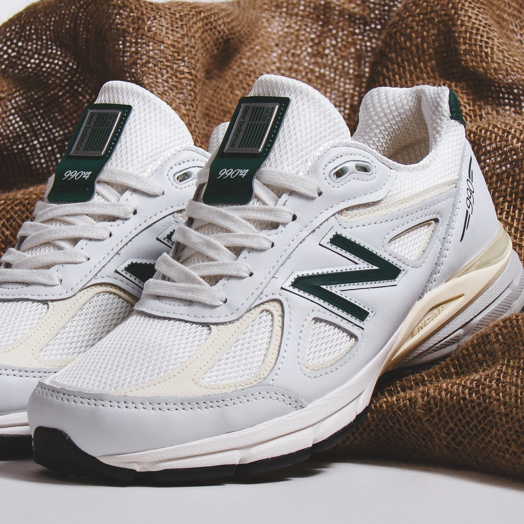 New Balance Unisex 990v4 Calcium Made In USA U990TC4 classic New Balance pictures