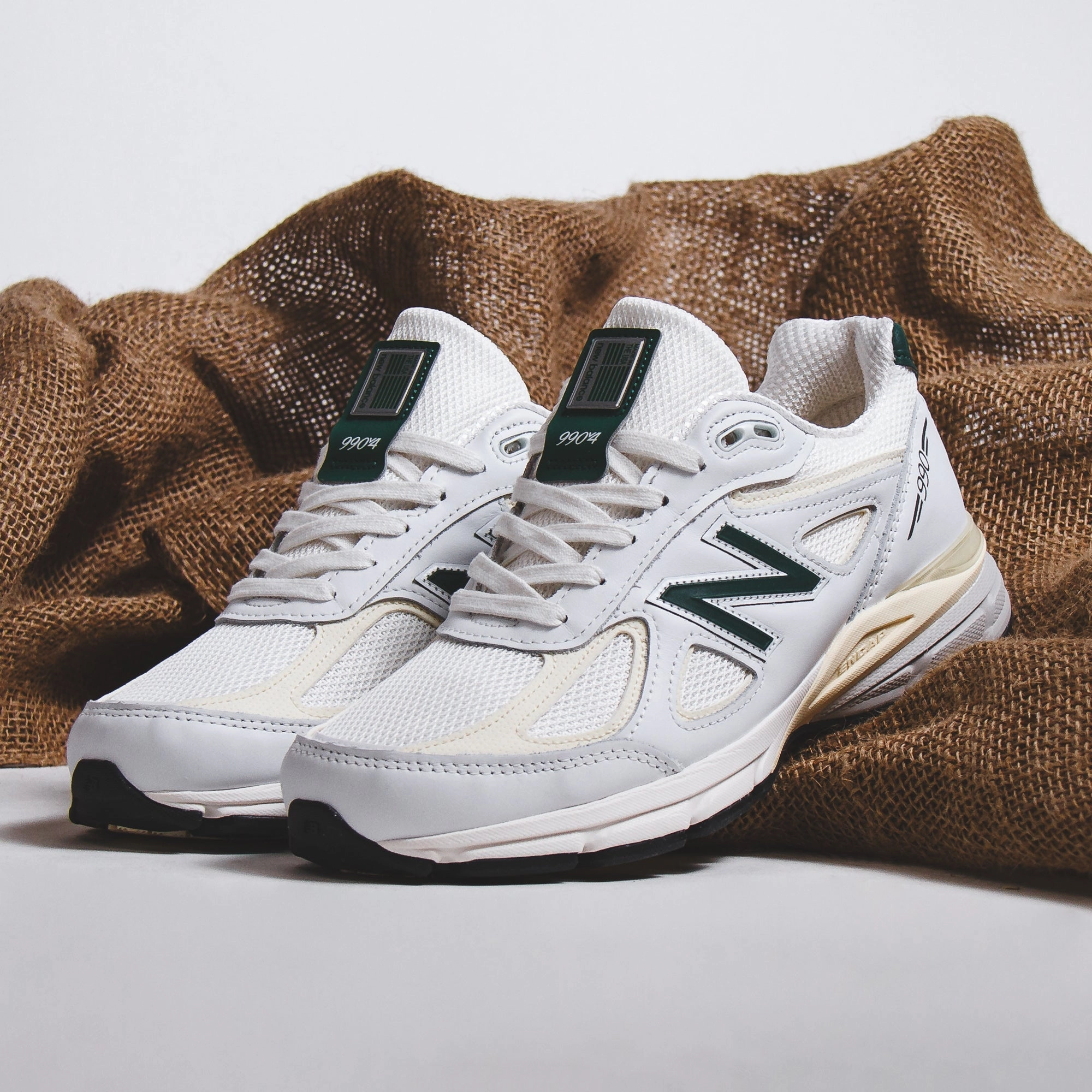 New Balance Unisex 990v4 Calcium Made In USA U990TC4 classic New Balance pictures