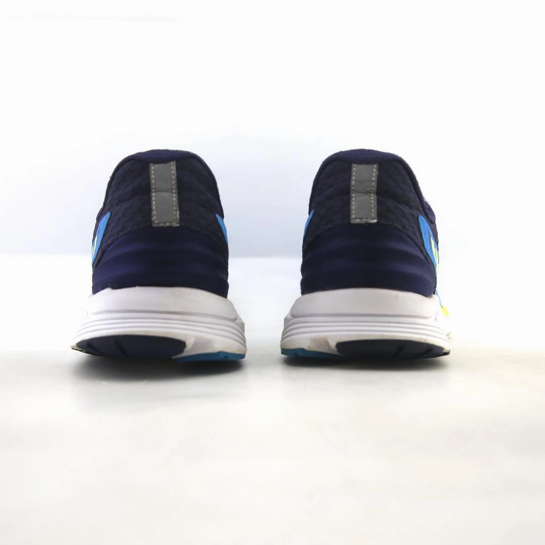 NEW BALANCE VAZEE PACE retro New Balance shoe shots