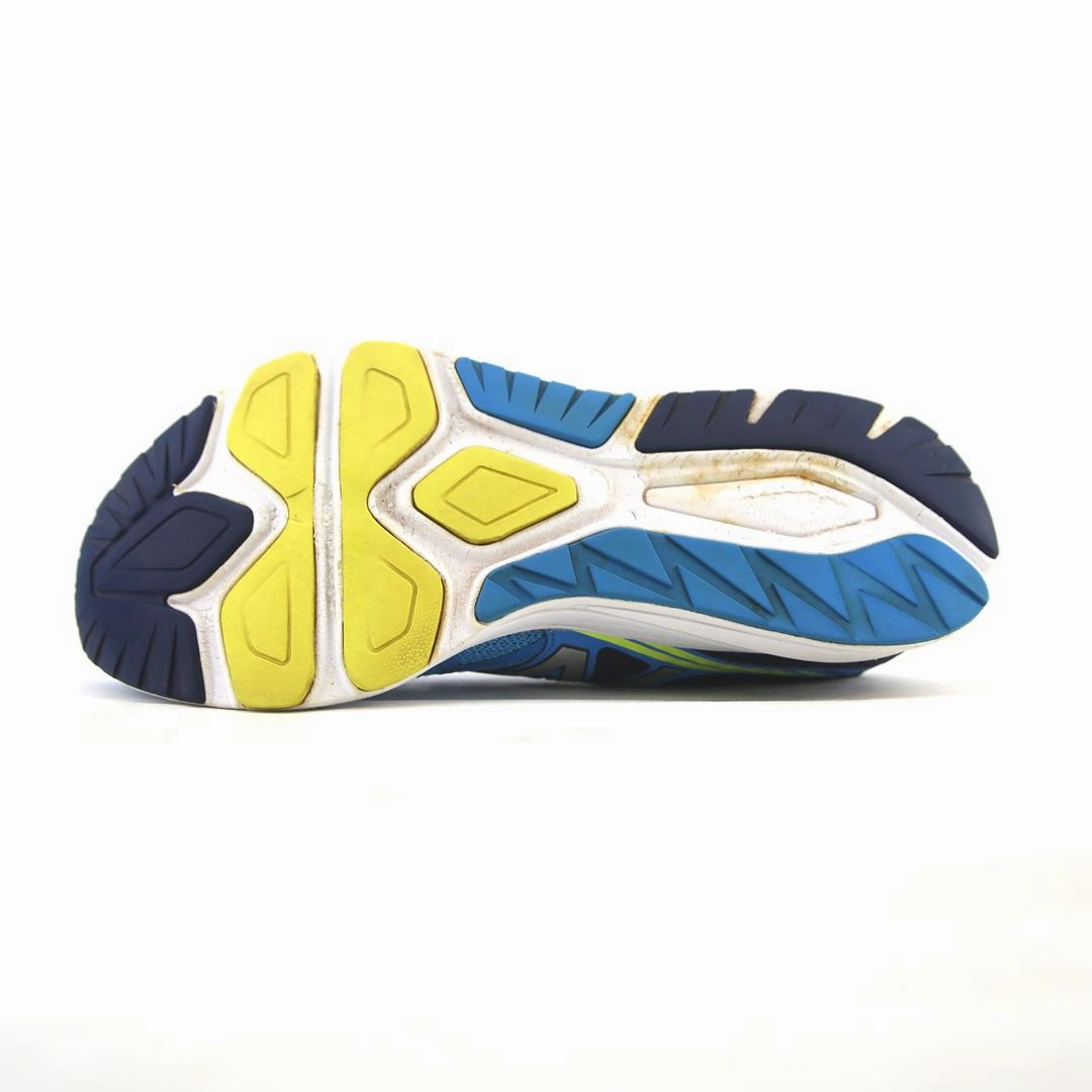 NEW BALANCE VAZEE PACE retro New Balance shoe shots