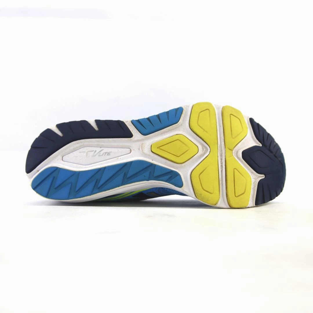 NEW BALANCE VAZEE PACE retro New Balance shoe shots