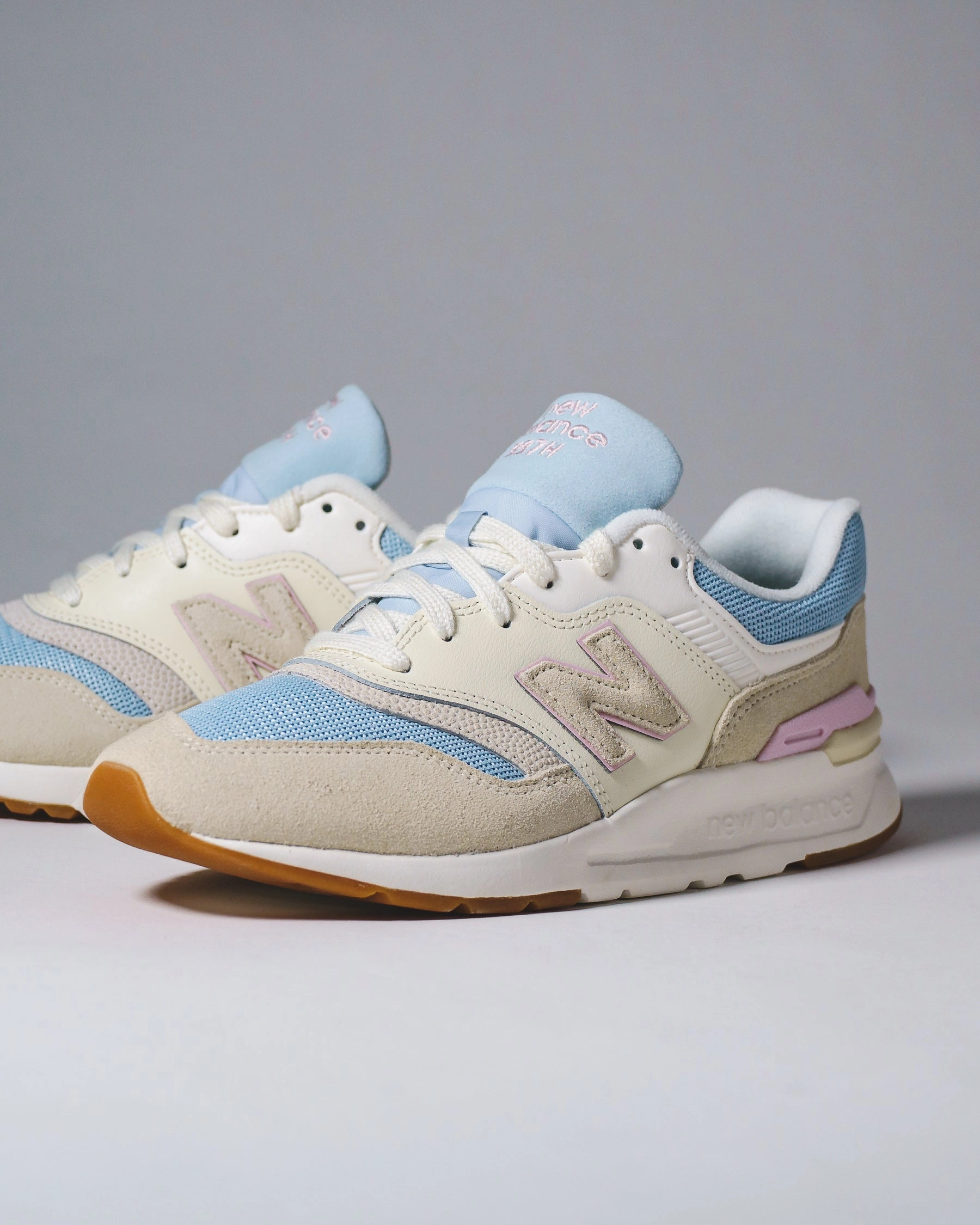 New Balance Women 997H CW997HZF classic New Balance pictures