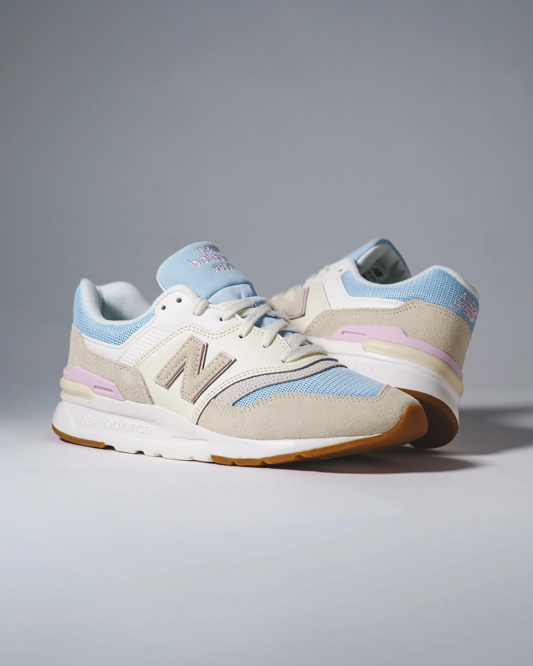 New Balance Women 997H CW997HZF classic New Balance pictures