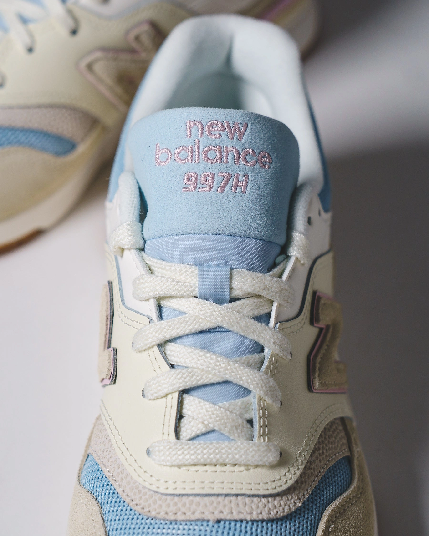 New Balance Women 997H CW997HZF classic New Balance pictures
