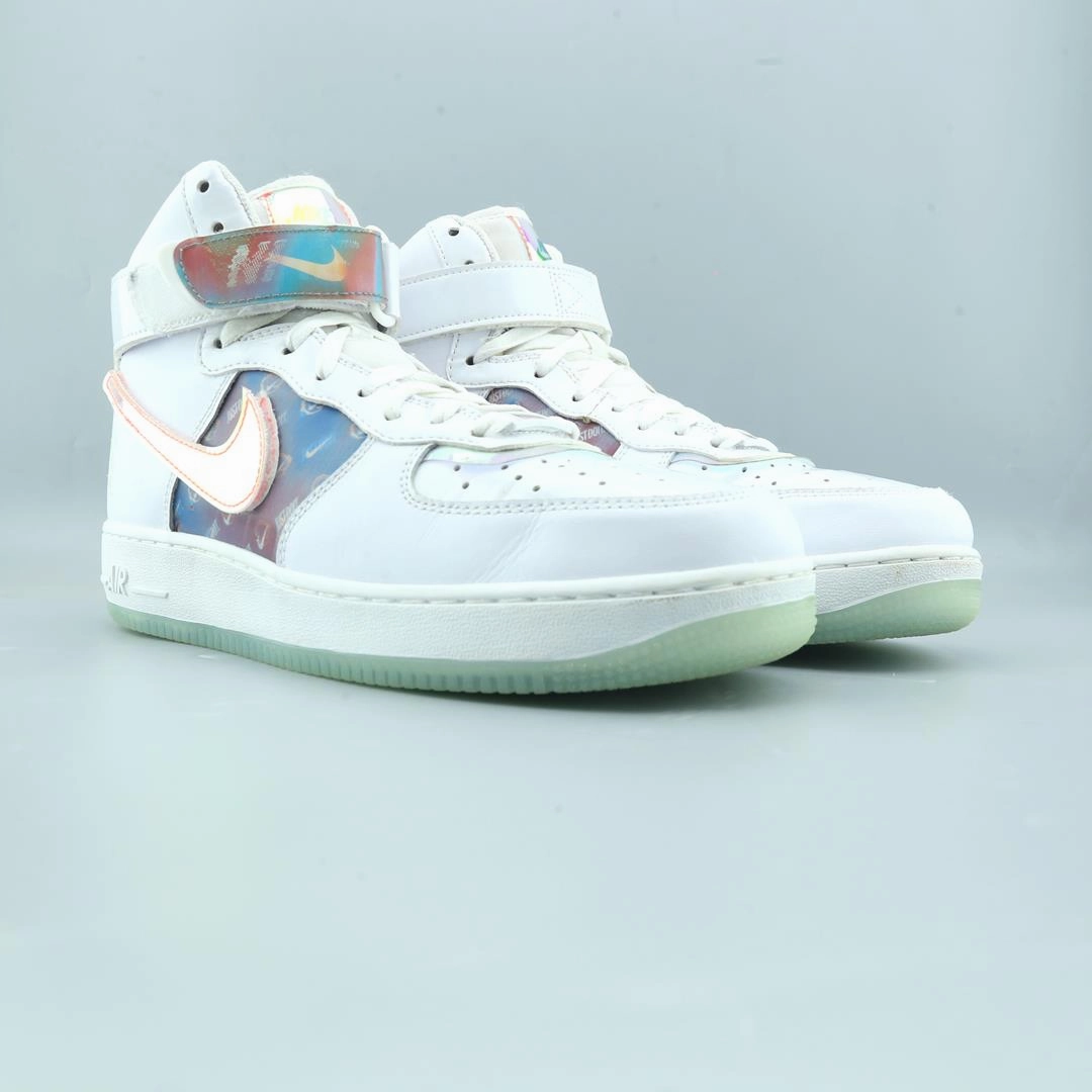 NIKE AIR FORCE 1 HIGH Nike running shoe close-ups