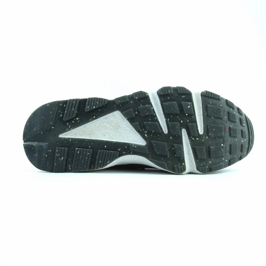 NIKE AIR HUARACHE Nike casual shoe imagery