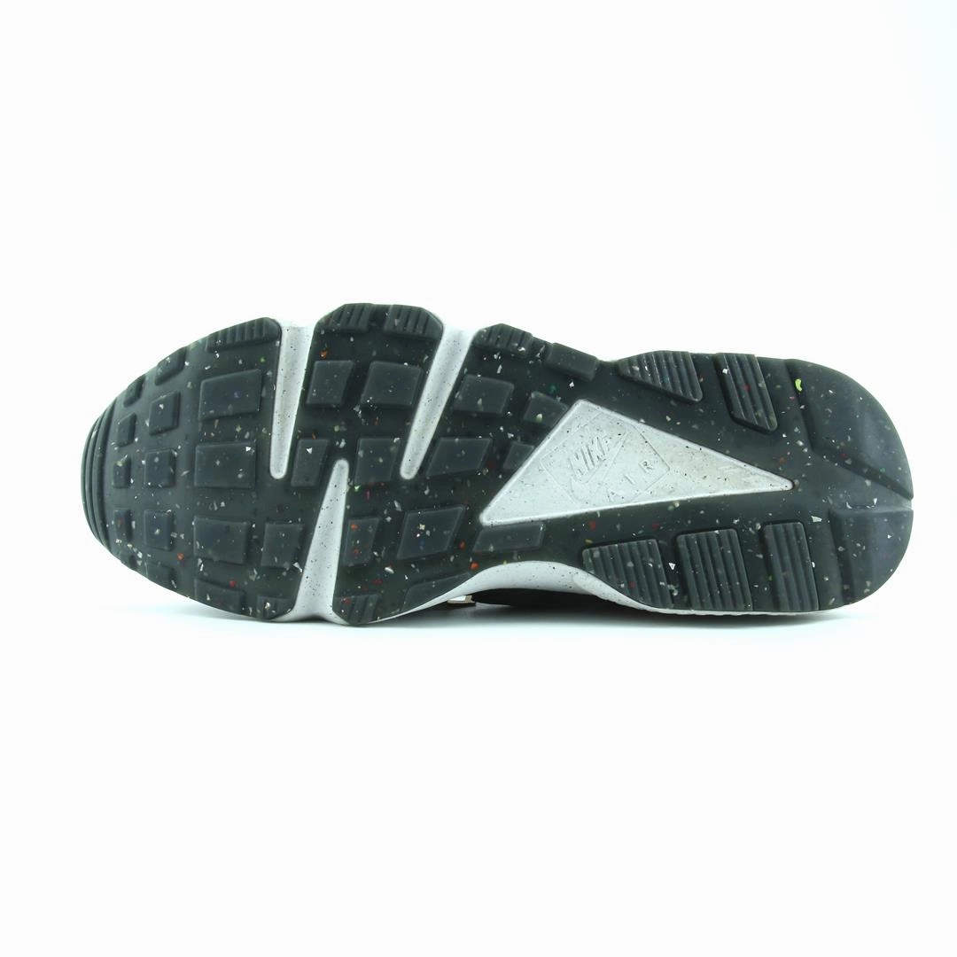 NIKE AIR HUARACHE Nike casual shoe imagery