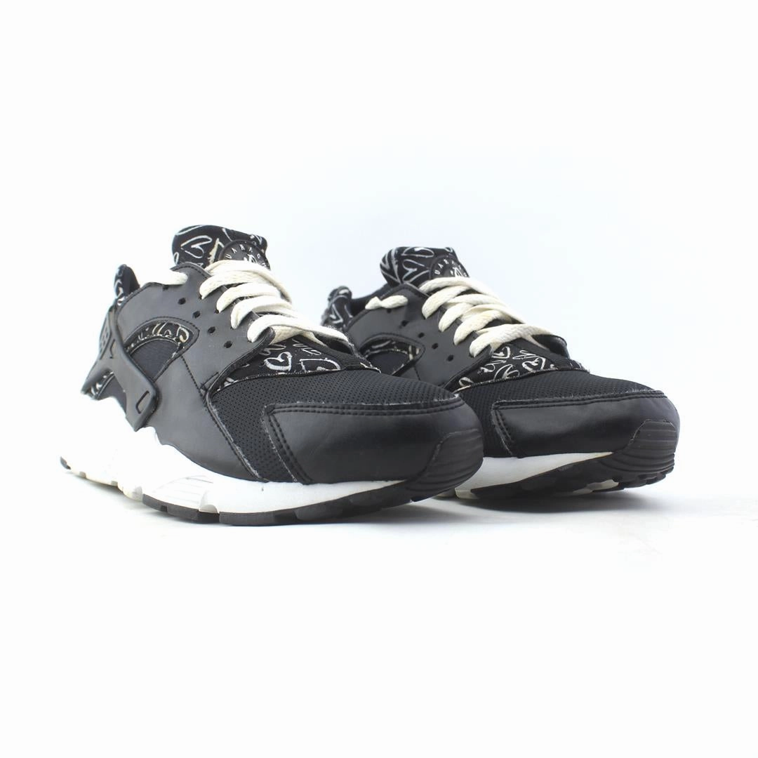 NIKE AIR HUARACHE Nike performance shoe shots