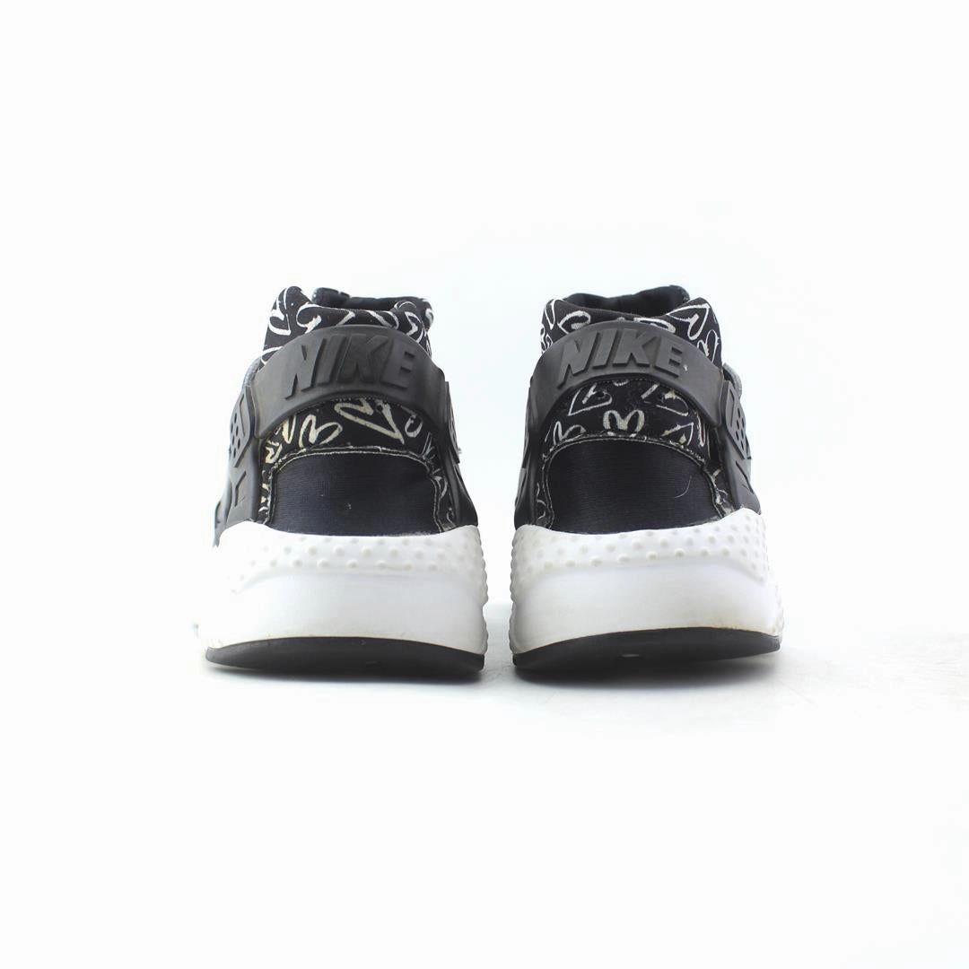 NIKE AIR HUARACHE Nike performance shoe shots