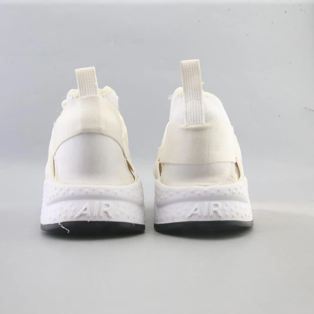 NIKE AIR HUARACHE Nike running shoe close-ups