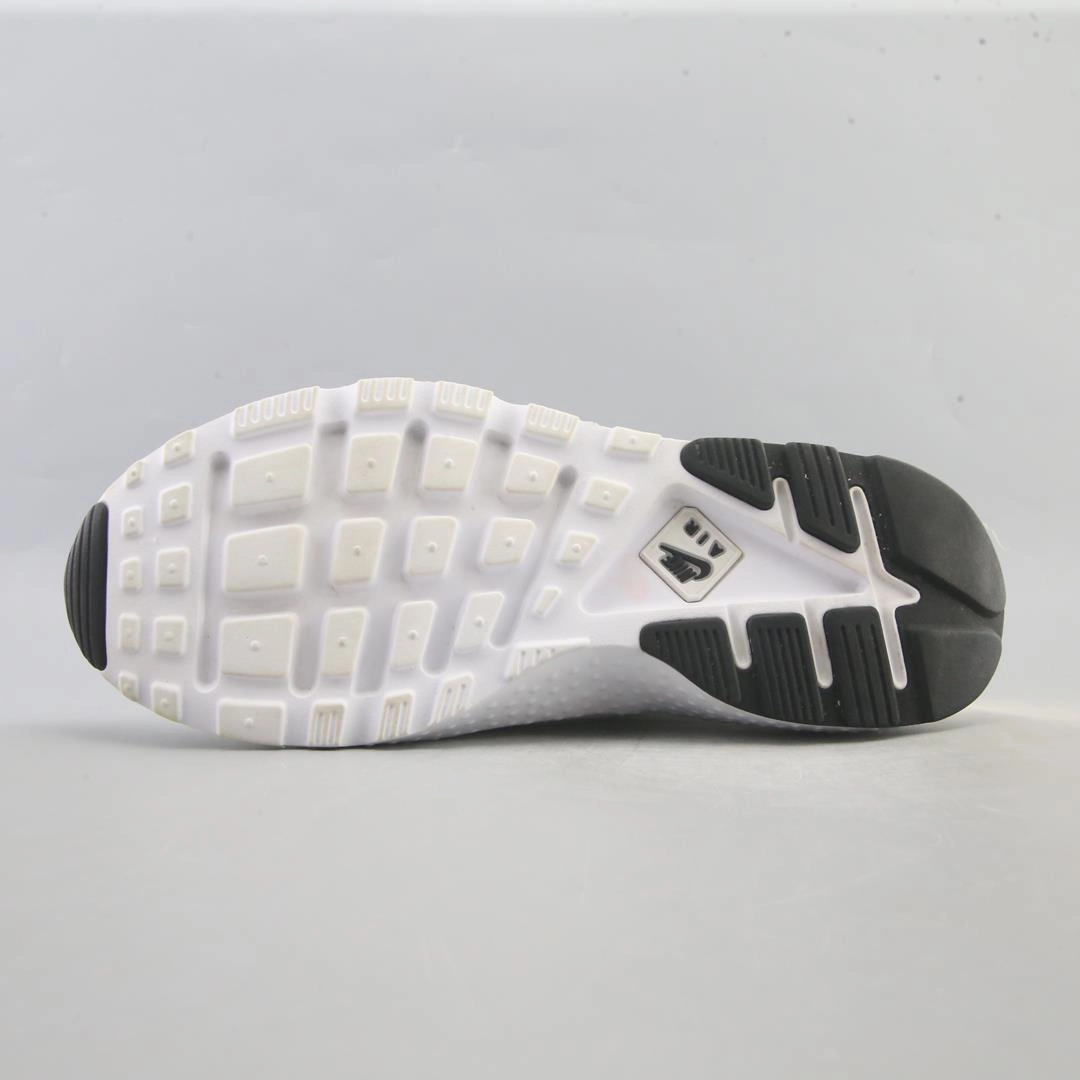 NIKE AIR HUARACHE Nike running shoe close-ups