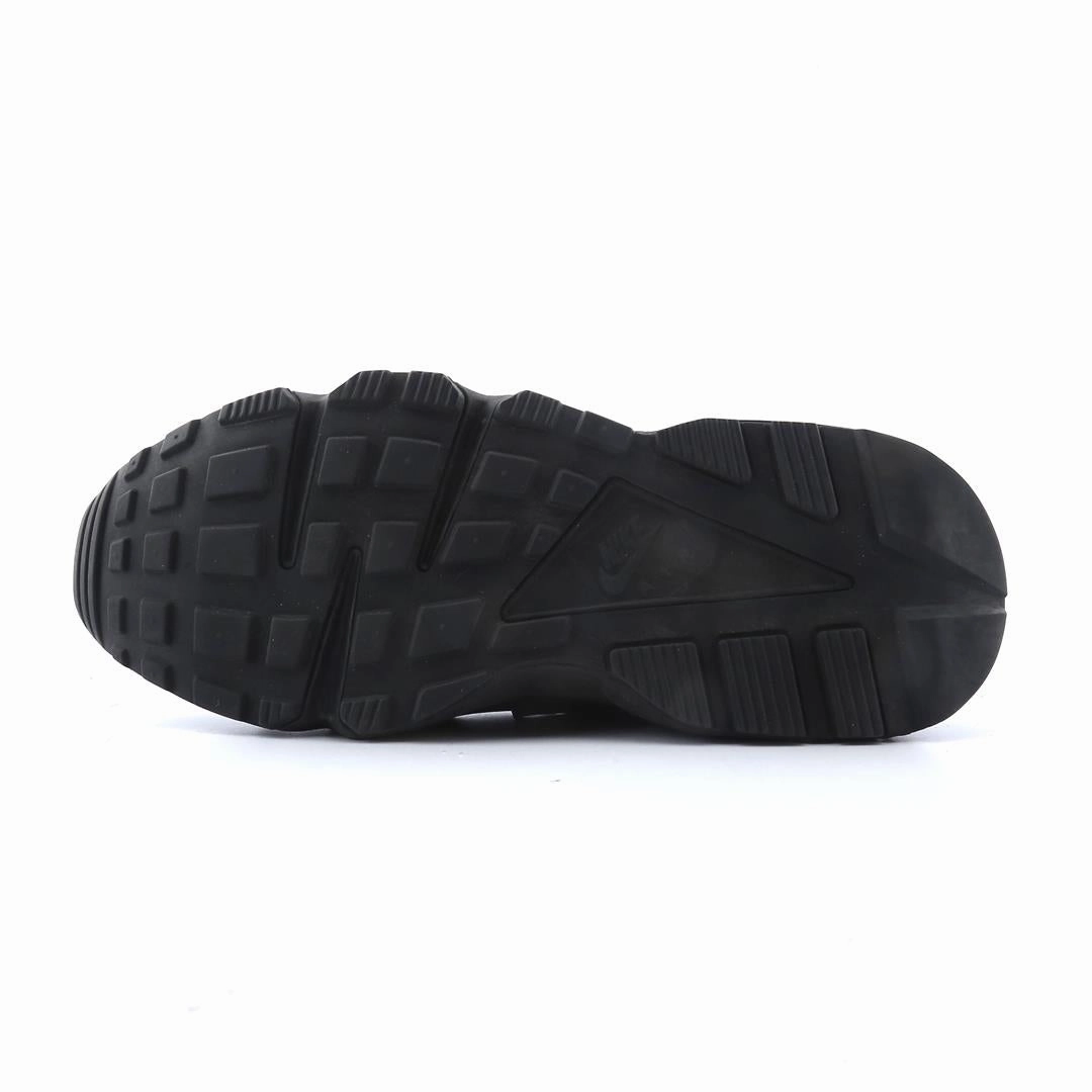 NIKE AIR HUARACHE sleek Nike sneaker angles