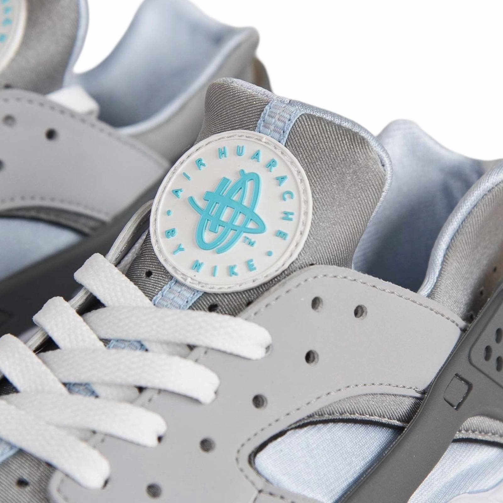 Nike Air Huarache Wolf Grey Modern Sneakers