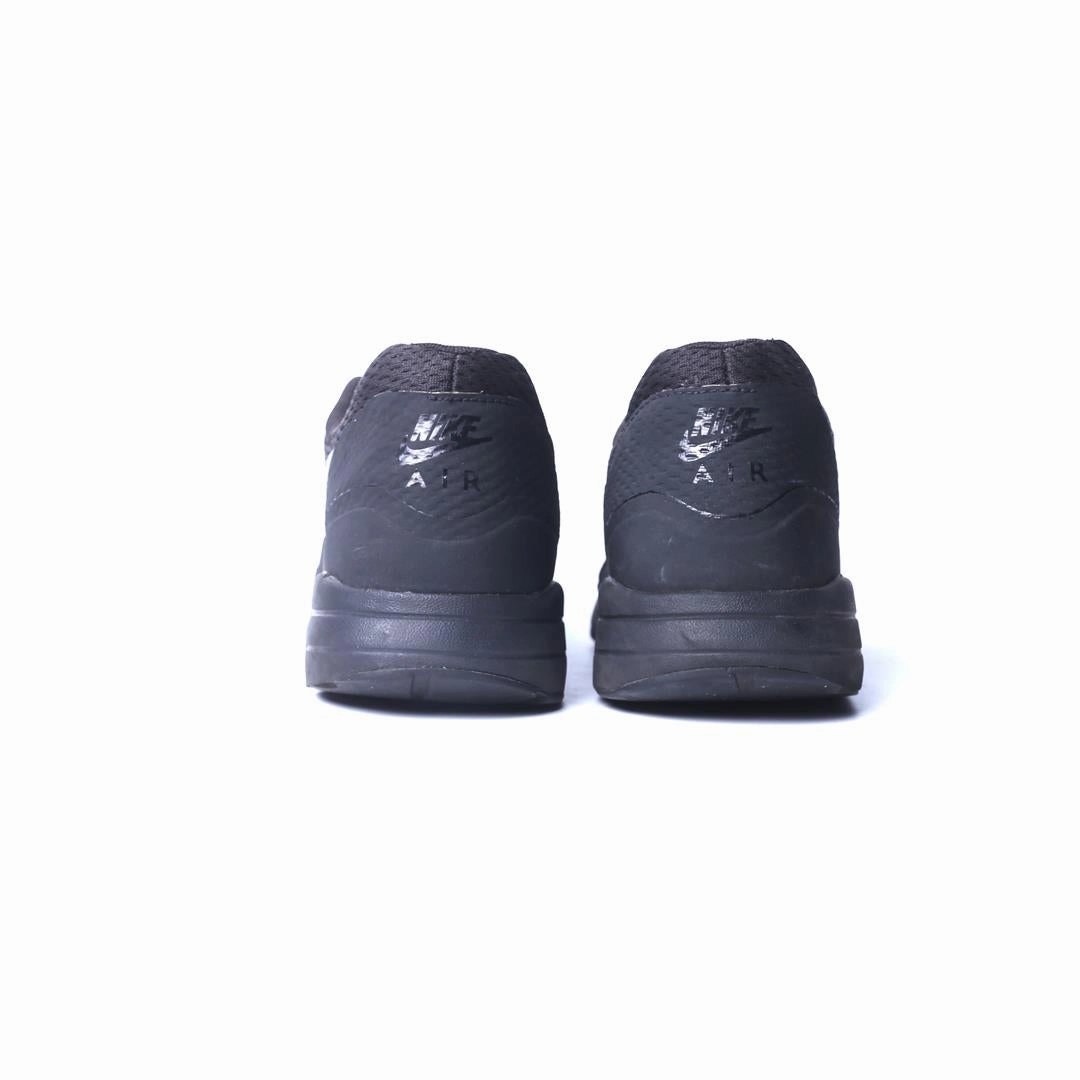 NIKE AIR MAX 1 ULTRA ESSENTIAL Nike casual shoe imagery