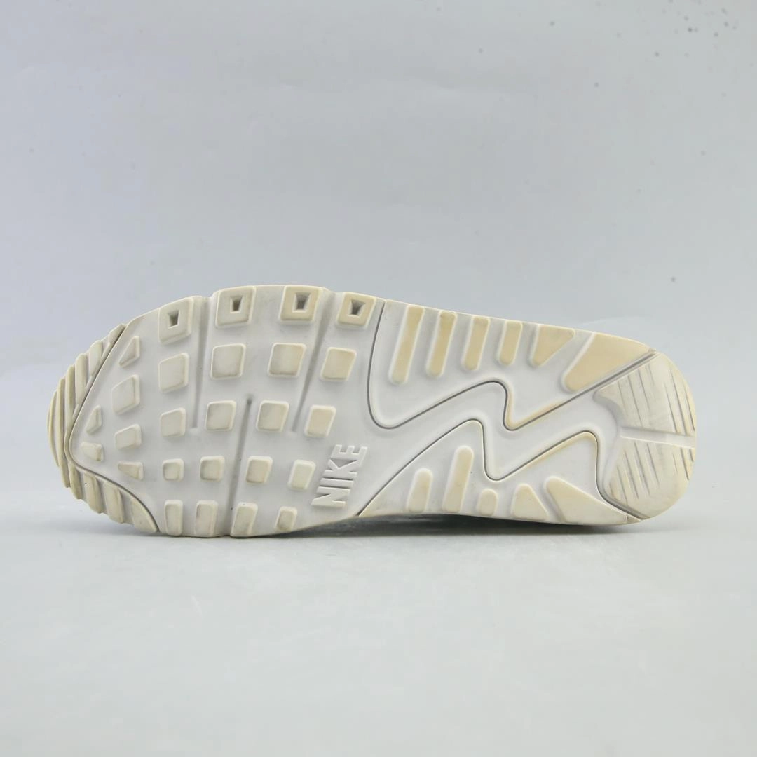 NIKE AIR MAX 90 classic Nike shoe photos