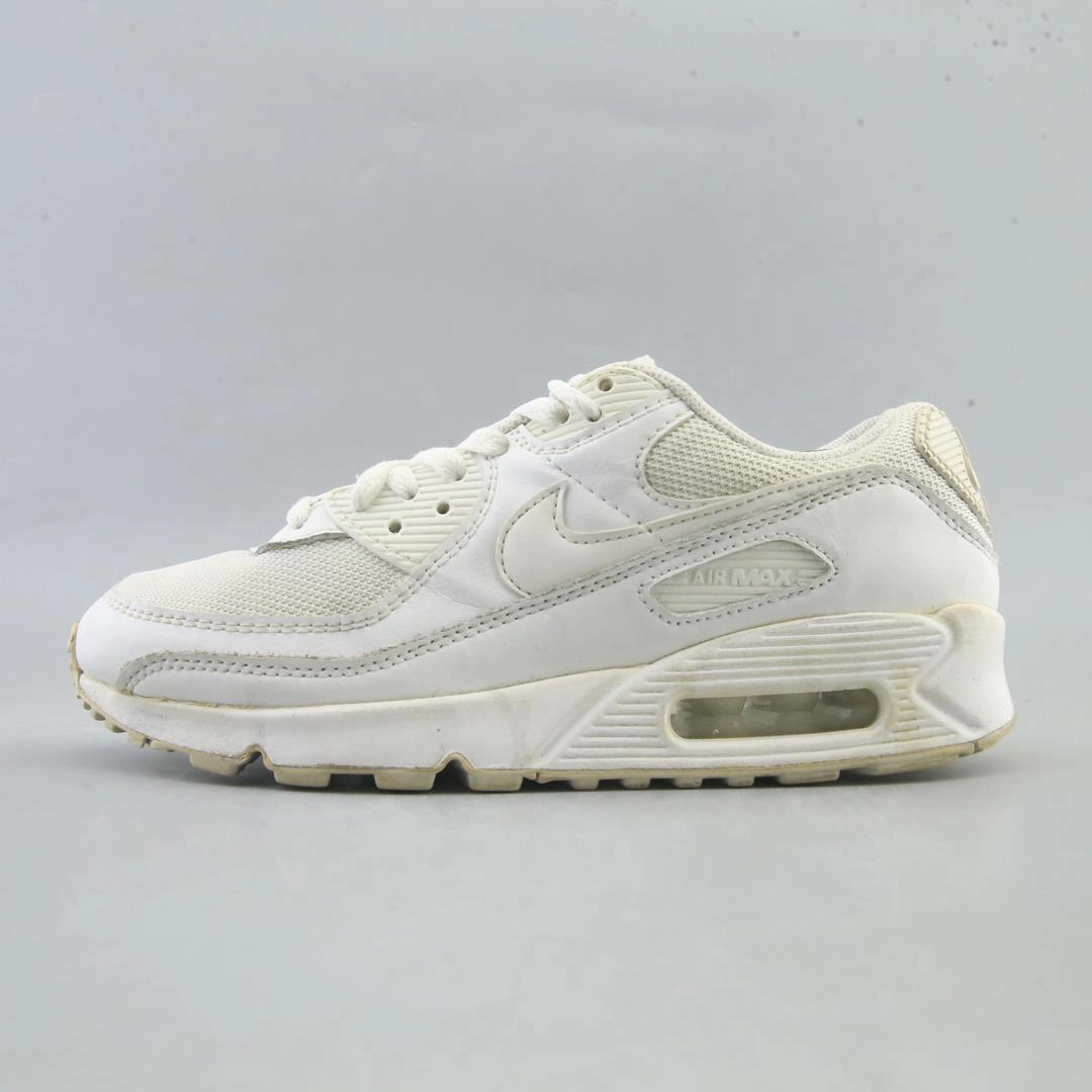 NIKE AIR MAX 90 Nike modern athletic shoe designs