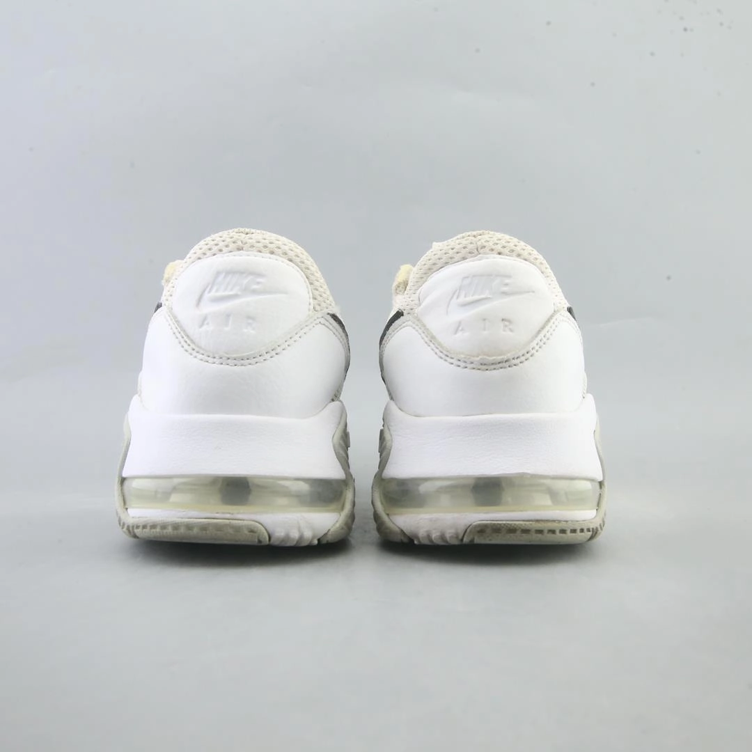 NIKE AIR MAX EXCEE classic Nike shoe photos
