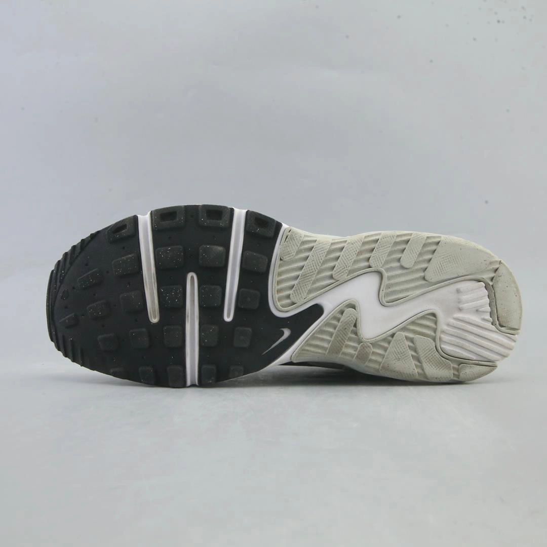 NIKE AIR MAX EXCEE classic Nike shoe photos
