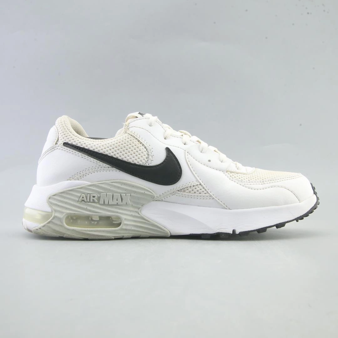 NIKE AIR MAX EXCEE classic Nike shoe photos