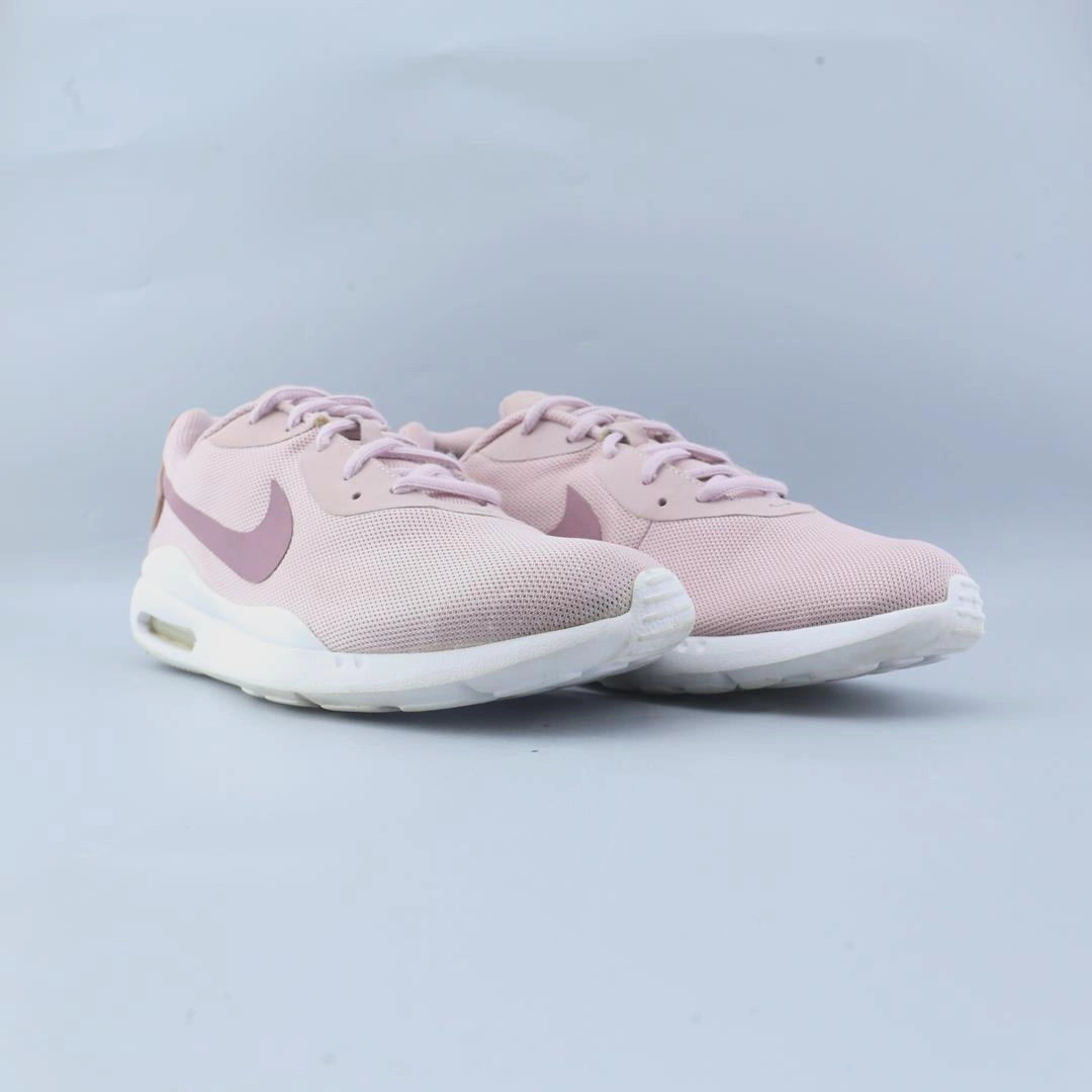 NIKE AIR MAX OKETO stylish Nike trainer looks