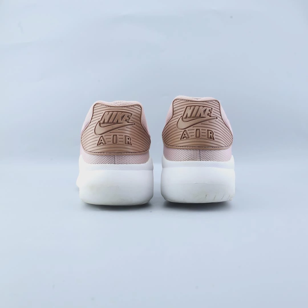 NIKE AIR MAX OKETO stylish Nike trainer looks