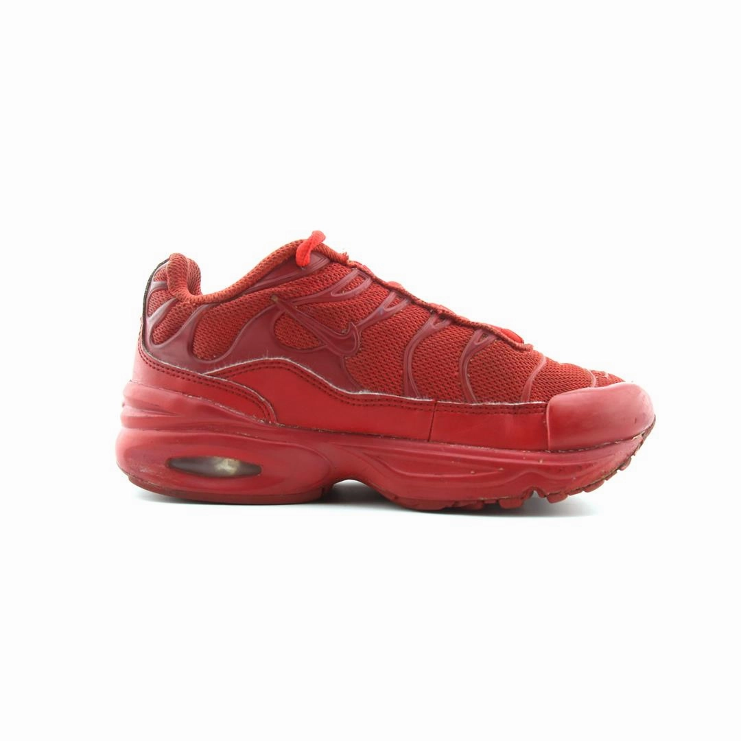 NIKE AIR MAX PLUS stylish Nike trainer looks