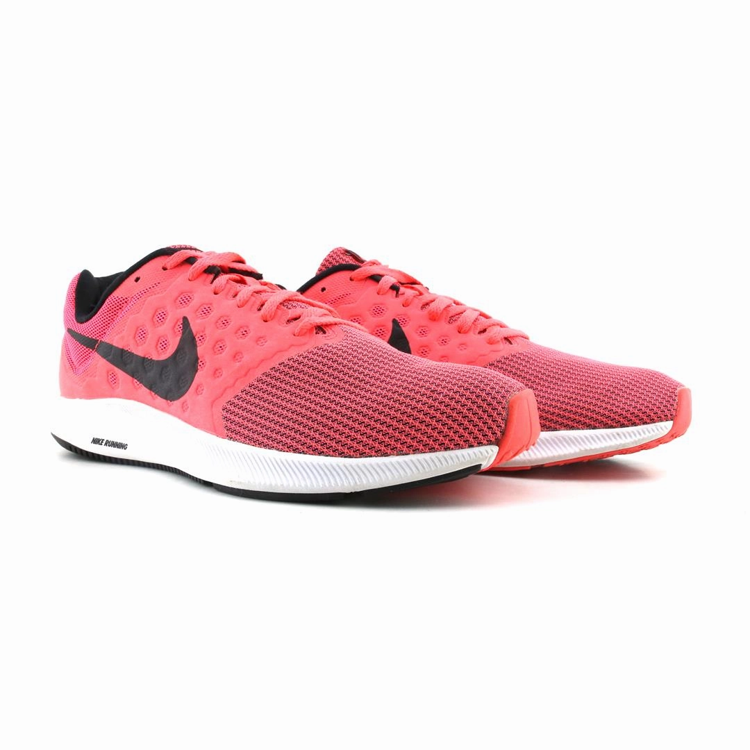 NIKE  DOWNSHIFTER 7 sleek Nike sneaker angles