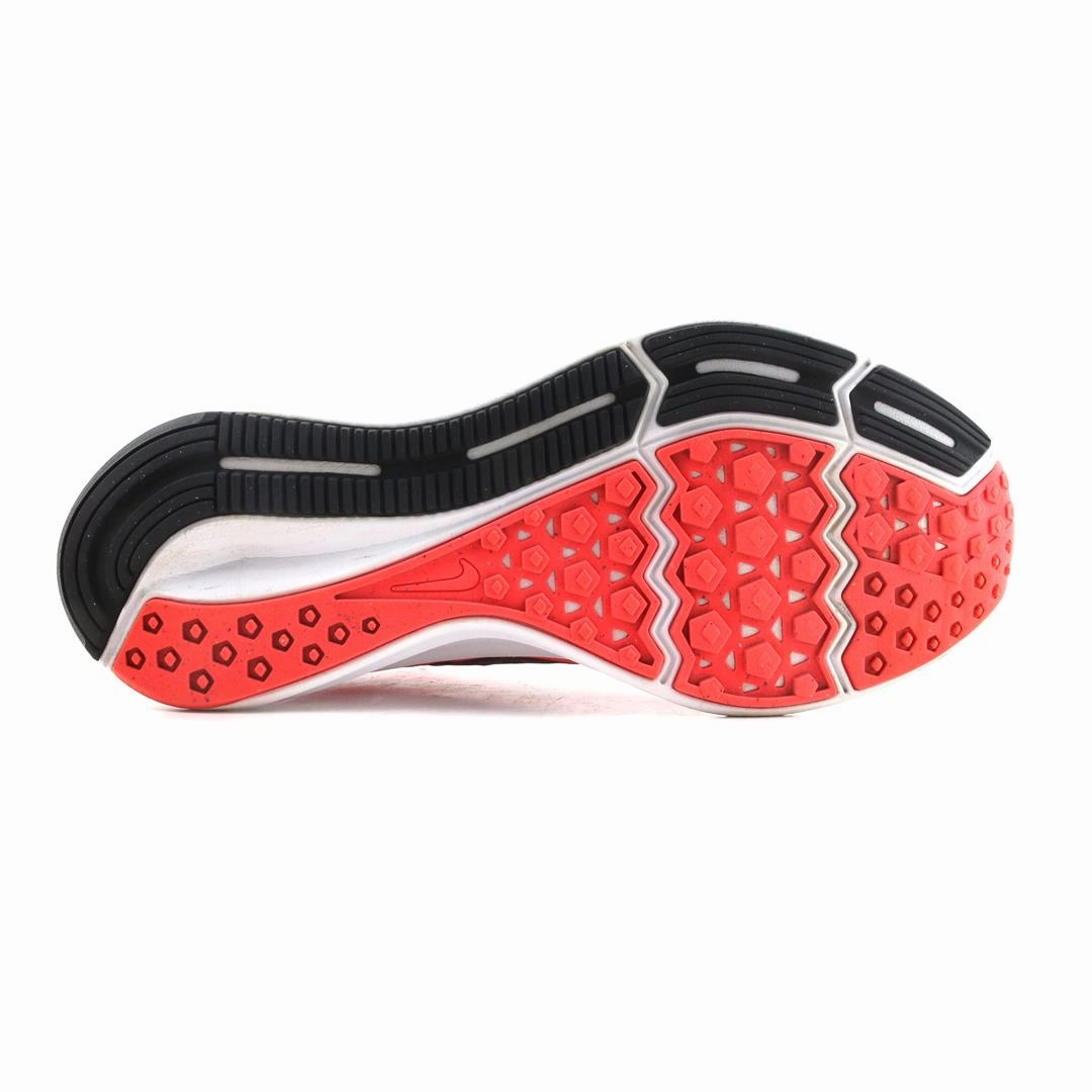 NIKE  DOWNSHIFTER 7 sleek Nike sneaker angles