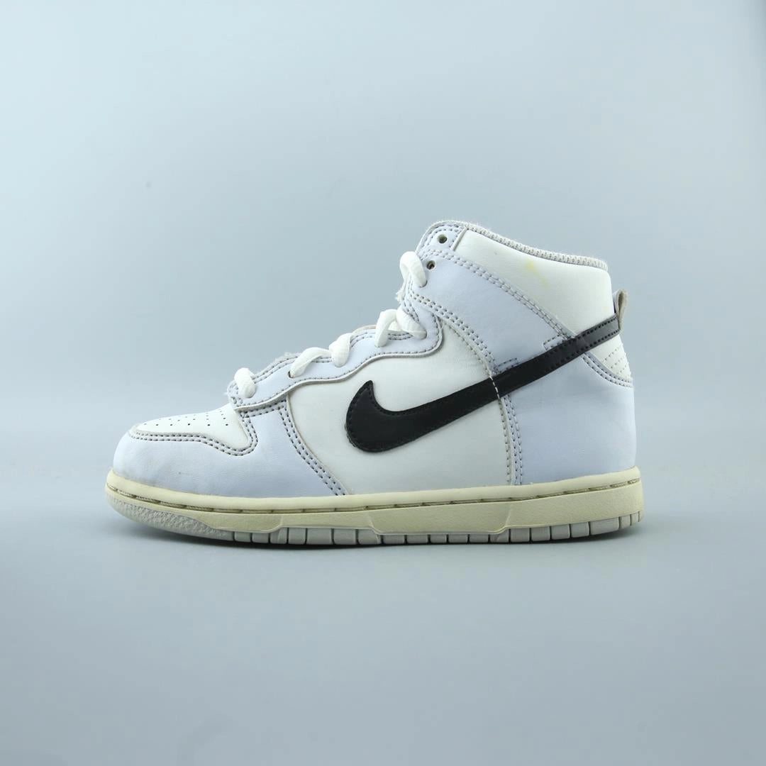 NIKE DUNK HIGH RETRO Nike lightweight trainer models