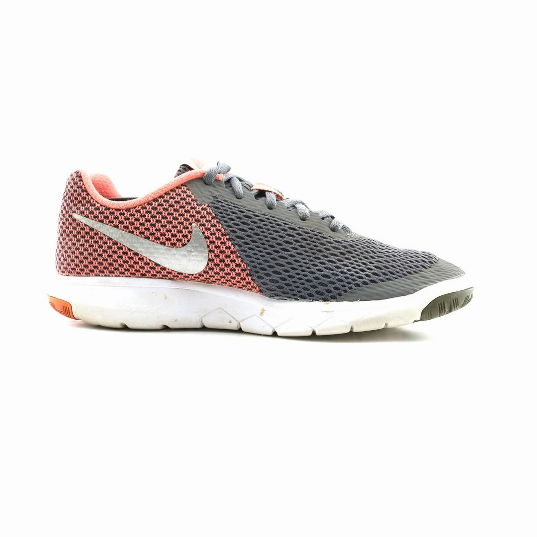 NIKE FLEX EXPERIENCE RN 6 classic Nike shoe photos