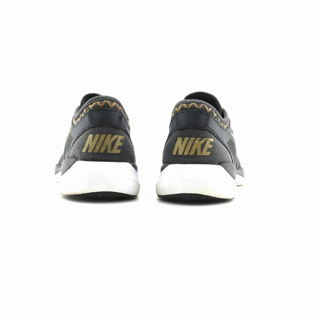 NIKE FLEX SUPREME TR3 sleek Nike sneaker angles