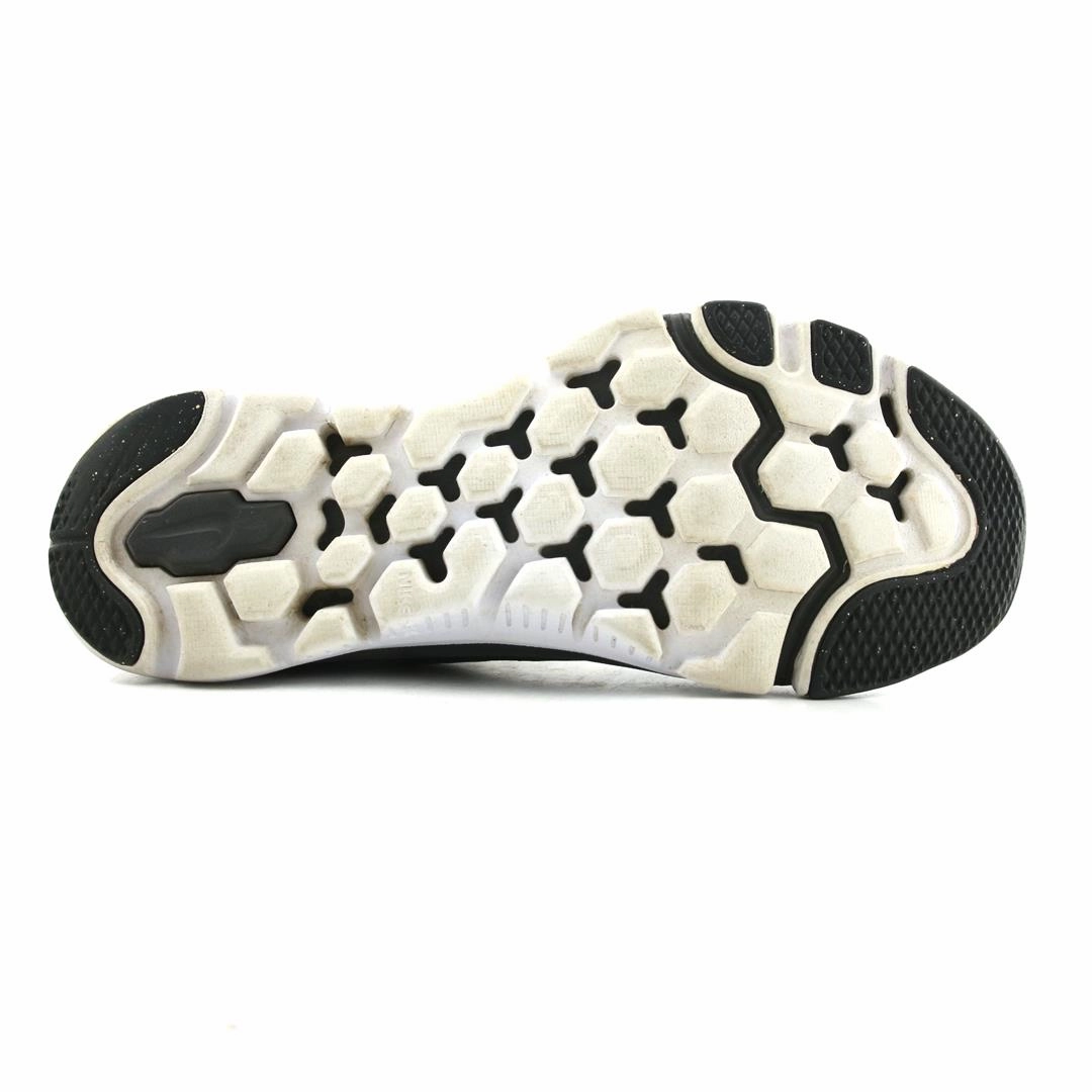 NIKE FLEX SUPREME TR3 sleek Nike sneaker angles