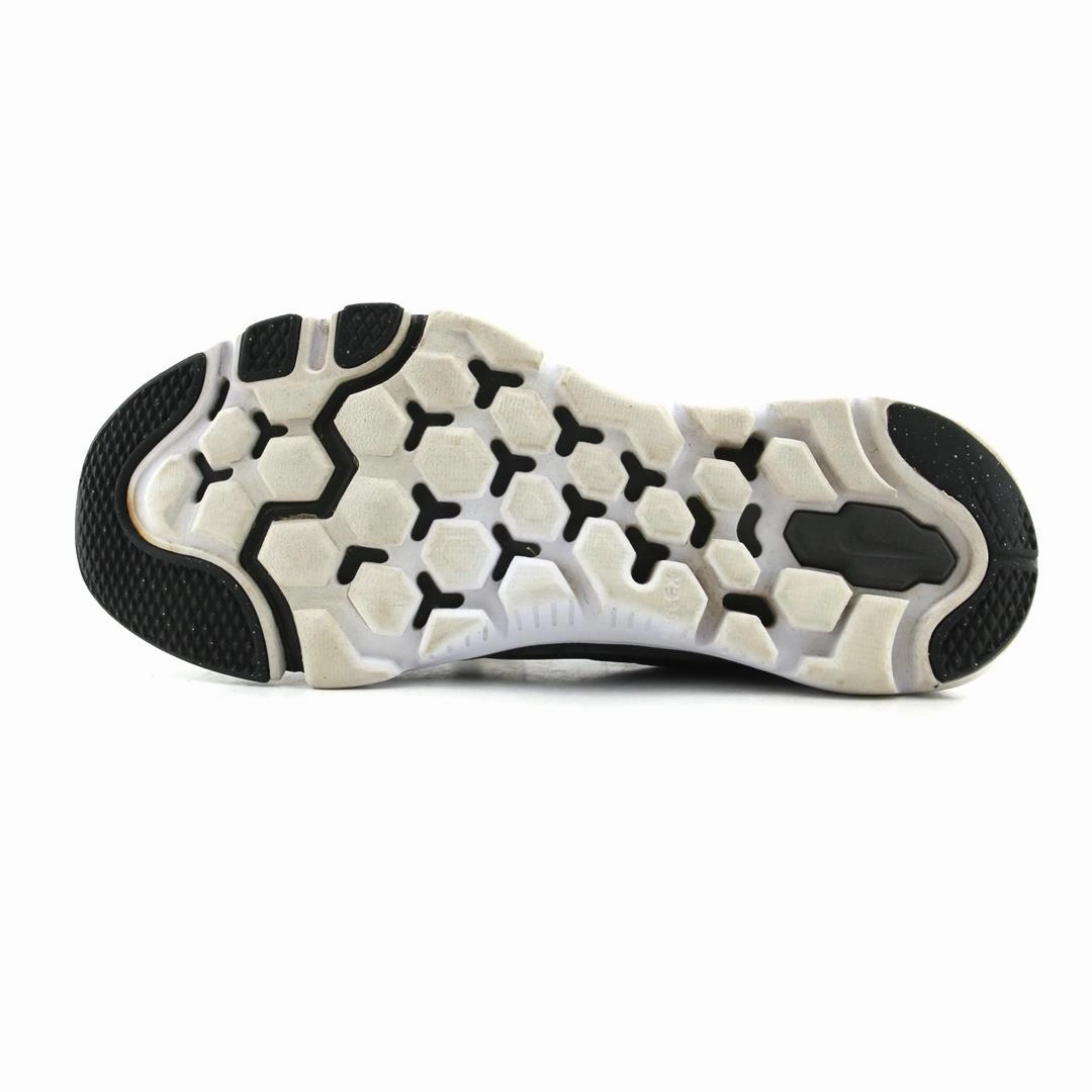NIKE FLEX SUPREME TR3 sleek Nike sneaker angles