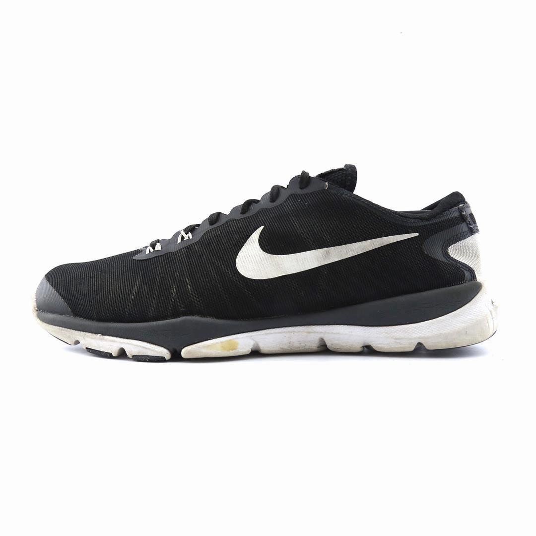 NIKE FLEX SUPREME TR 4 Nike classic retro sneaker looks