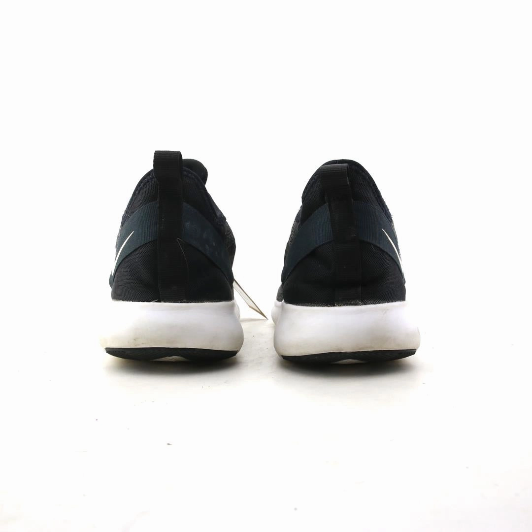 NIKE  FLEX TR 9 sleek Nike sneaker angles